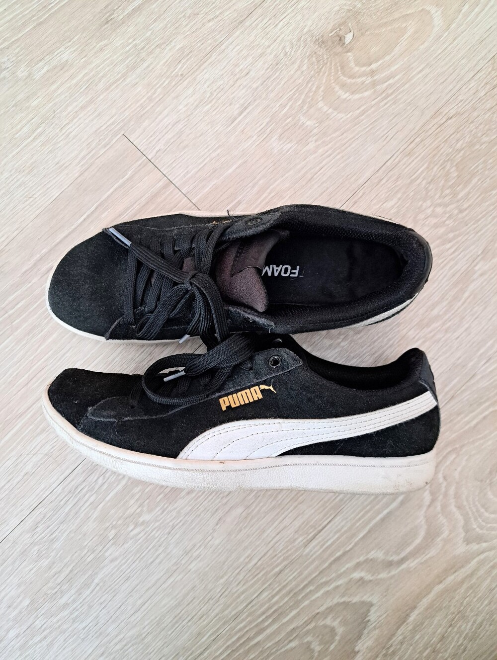 Puma Suede Black & White Women's Casual Sneakers Sz 6